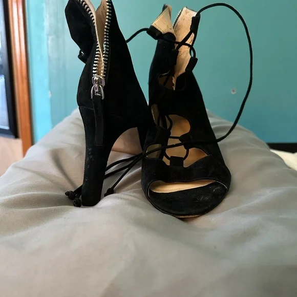 Elegant Black Suede Women's Heels - Picture 2 of 3